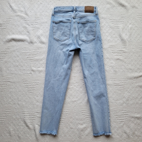 Denim Forum, The Yoko High Rise Slim 28L Organic Cotton Casual Jeans- Light Wash - Picture 4 of 9